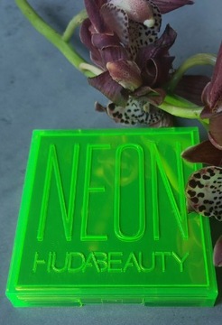 Paletka cieni Huda Beauty Neon