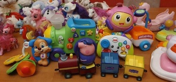 Duzy zestaw zabawek dla dzieci w pierwszych latach