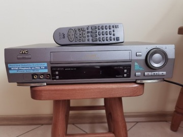 JVC  Magnetowid VHS pilot