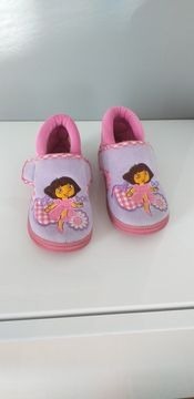 Pantofle, kapcie Dora