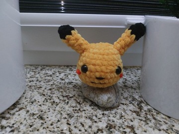 Handmade pluszak włóczka pokemon pikachu