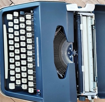 Maszyna do pisania mechaniczna, podróżna