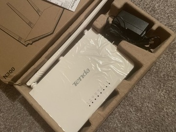 Tenda N300 Router WiFi