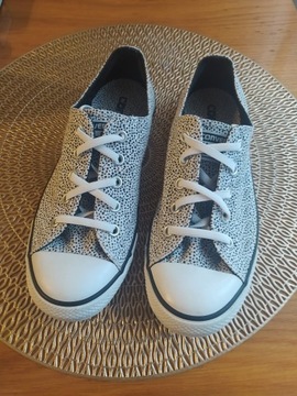 Tenisówki Converse 36/37 białe w kropeczki 23 cm