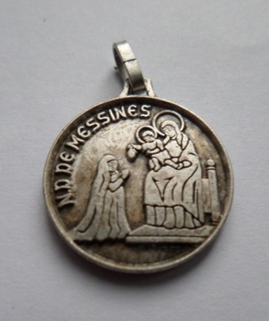 Stary medalik ND DE MESSINES-posrebrzany?
