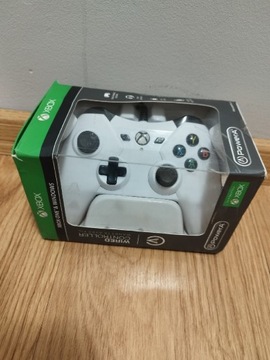 Nowy Pad Xbox One Powera Wired Controller