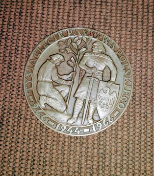 Medal Tysiąclecie Państwa Polskiego