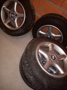 opony zimowe z alufelgami BMW 195/65 R15