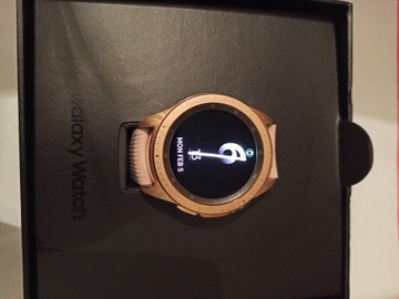 Samsung Galaxy watch 42mm.golden rose.Stan 