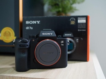 Sony A7 III + 85 mm f/1.8 + 35 mm f/1.8. Jak nowy