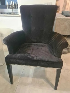 fotel elegancki czarny welurowy z kołatka