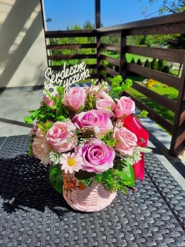 Róże w koszyczku, Flowerbox, Kwiaty na prezent