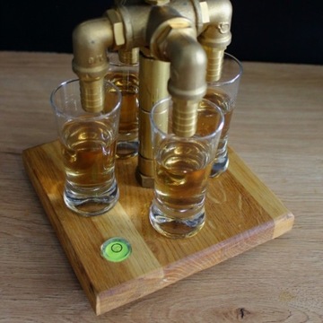 Nalewak whisky dozownik mosiężny na 4 kieliszki