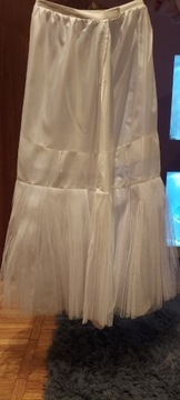 Halka z kołem do sukni ślubnej 