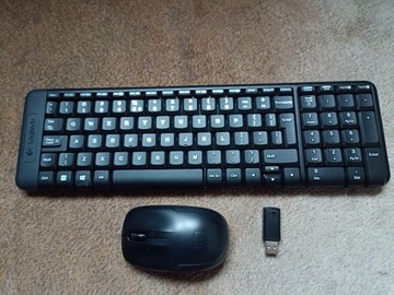 Klawiatura i mysz  Logitech MK220 Czarny .