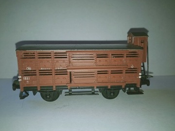 175  HO WAGON TOWAR Z BUDKA TRIX  1:87