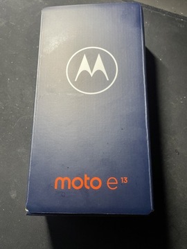 Telefon Motorola moto e13 2 GB / 64 GB Granatowy 