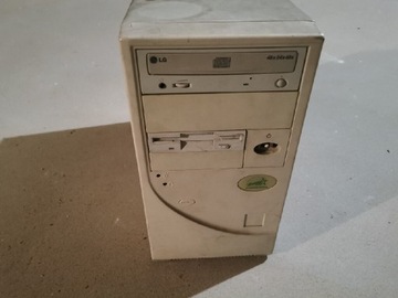 Retro stary komputer PC Windows 98 Vintage