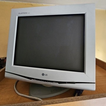 Monitor LG Flatron CRT F700