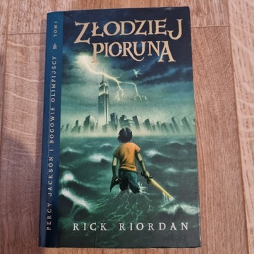 Złodziej piorunów + morze potworów Rick Riordan