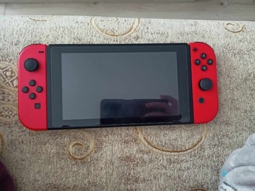 Konsola Nintendo Switch czerwony