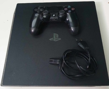 PlayStation4 Pro 1TB + pad + konto z grami + kabel