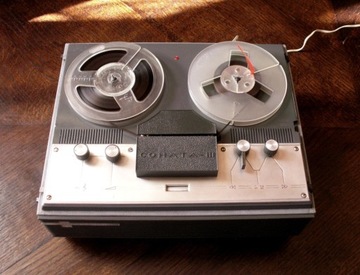 Magnetofon szpulowy SONATA III  rok prod. 1973 r. 