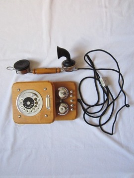 Stary telefon wiszący AKANT 