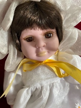 Kolekcjonerska lalka winylowa 20cm 