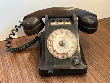 Stary telefon aparat telefoniczny Francja 1965