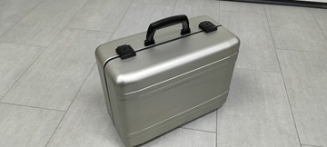 Aluminiowa walizka case neseser aluminiowy