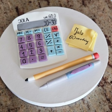 Zestaw kalkulator, ołówek itd. tort ,ksiegowej