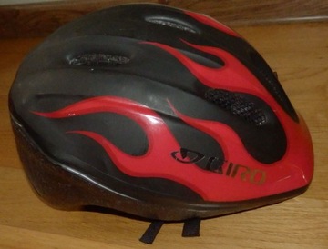 Kask rowerowy chłopca Giro czerwony 50-55cm