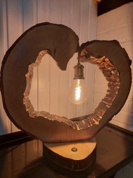 Lampka z plastra drewna