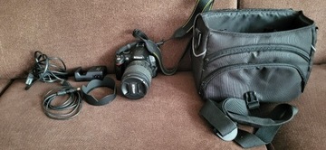 Lustrzanka Nikon D3000 korpus + obiektyw Nikkor 18