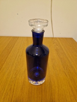 Kobaltowa szklana karafka z lat 90. 