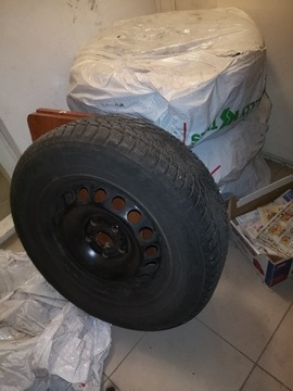 Opony Nokian Tyres 195 /65/15 z felgami rozmiar 15