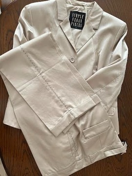 Simple-Beżowy kostium ze spodniami r.42