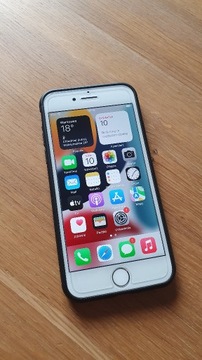 iPhone 7 32GB srebrny, bateria 100%, nowy wyświetl