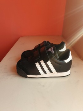 Buty sportowe chłopięce czarne Adidas r. 23 1/2