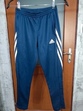 Adidas markowe spodnie sportowe roz 140 