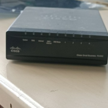 Router przewodowy Cisco RV042