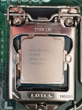 Procesor I7 8700