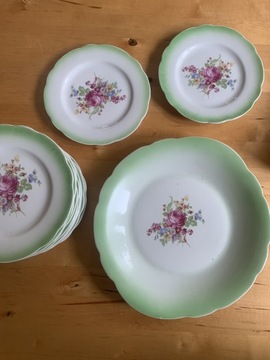 Ćmielów talerzyki 12 sztuk w kwiaty porcelana PRL