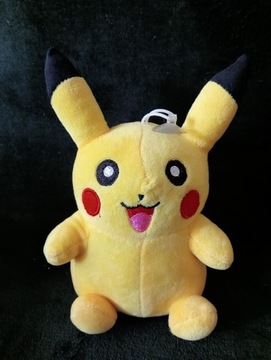 Pikachu maskotka pokemony 