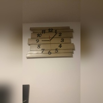 Nowoczesny zegar ścienny na ścianę - drewniany