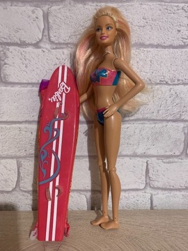 Lalka Barbie surferka i deska surfingowa 