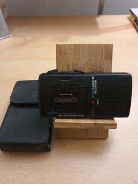 Dyktafon EDUTEC z orginalnym pokrowcem i kasetą 