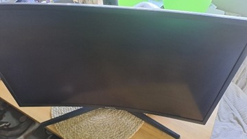 Monitor 27"  QLED Samsung C27FG73FQU