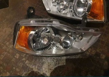 Lampa przednia prawa Chrysler Town & Country 